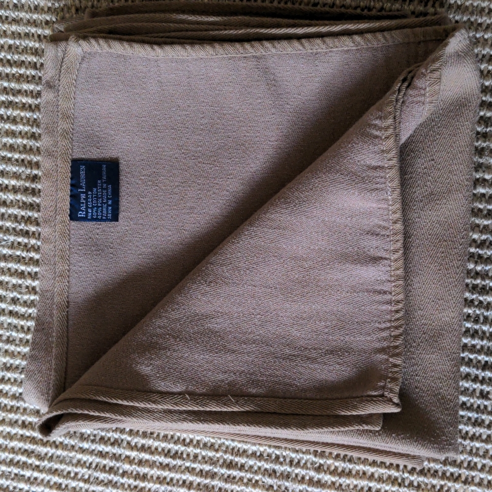 8 Ralph Lauren napkins